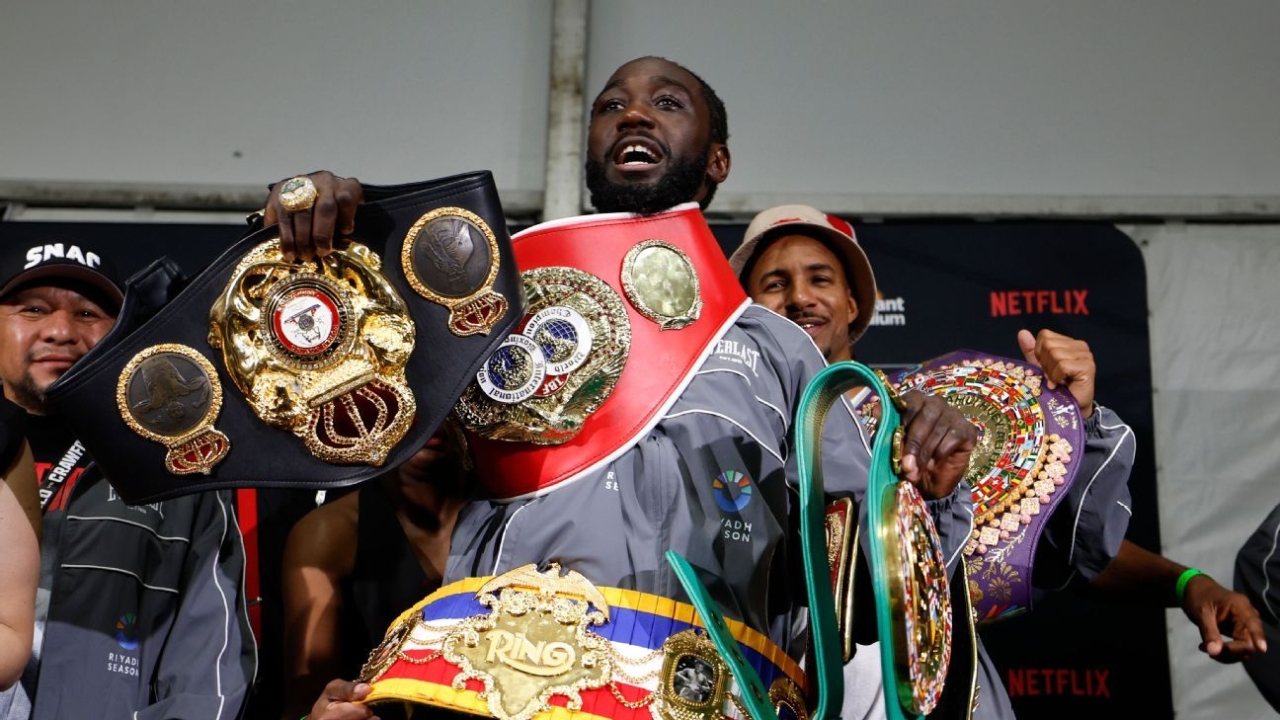 Terence Crawford stripped of WBC title, Hamzah Sheeraz gets a shot 1
