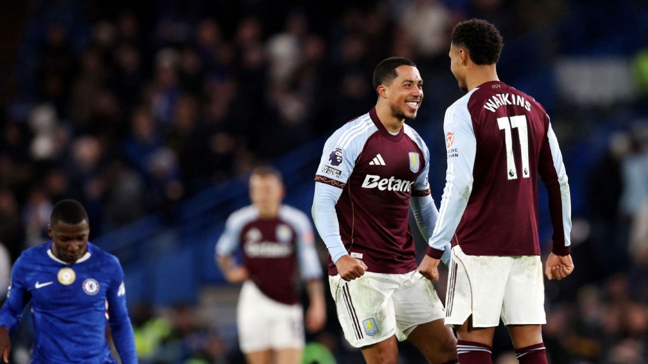 Who should Arsenal and Man City worry about? Aston Villa, the Premier League's hottest team 1