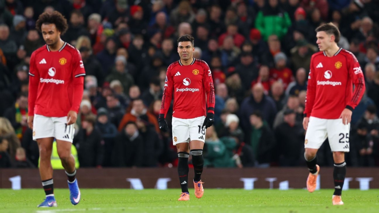 Wolves draw sums up Man Utd's year: Hope followed by howlers 1