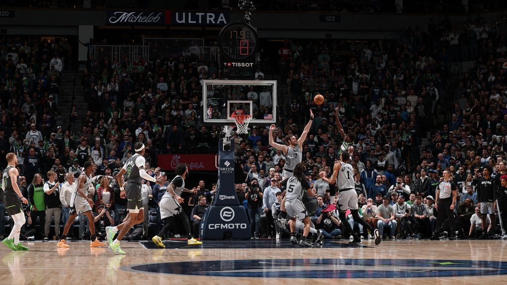 Anthony Edwards caps wild Timberwolves rally vs. Spurs 1