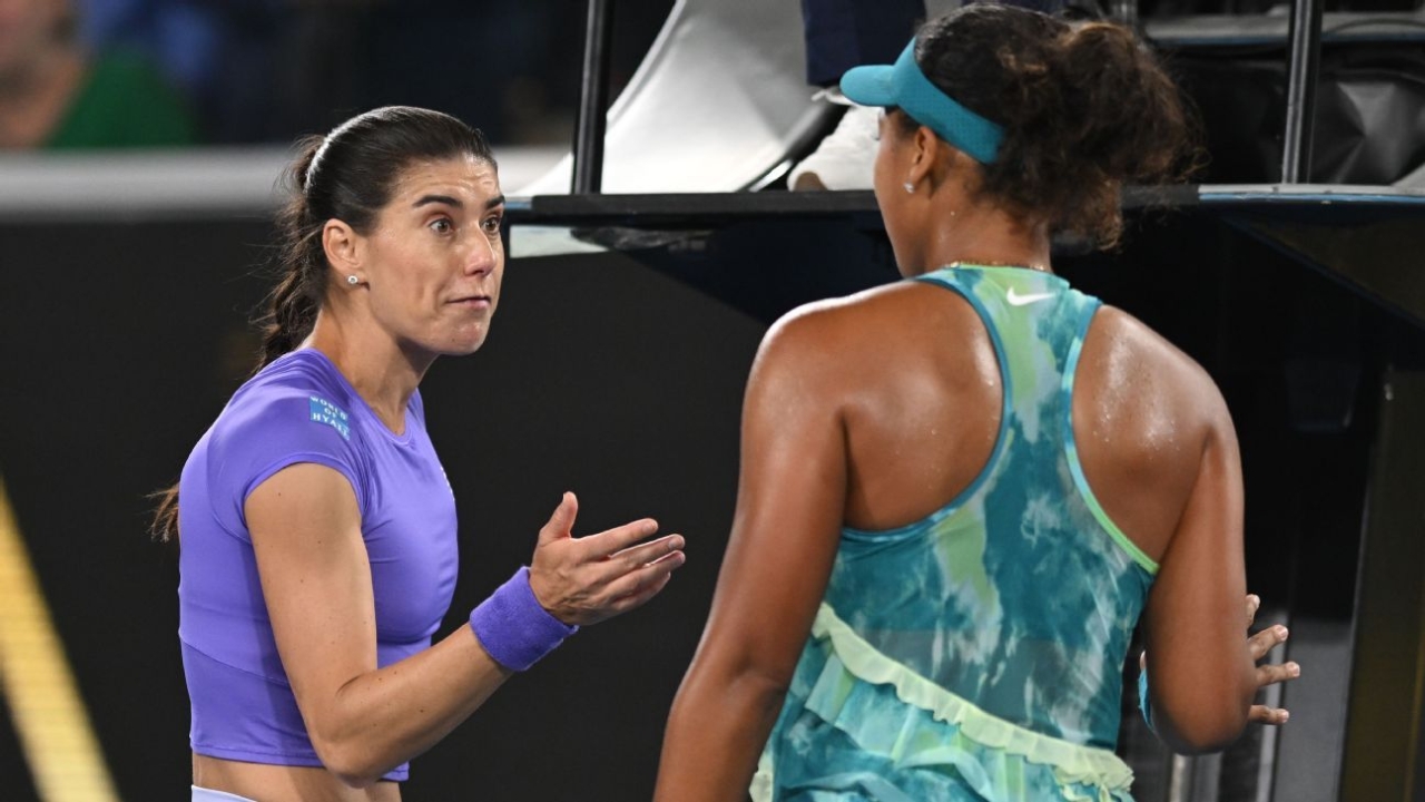 Naomi Osaka brushes off Sorana Cirstea's frigid handshake 1