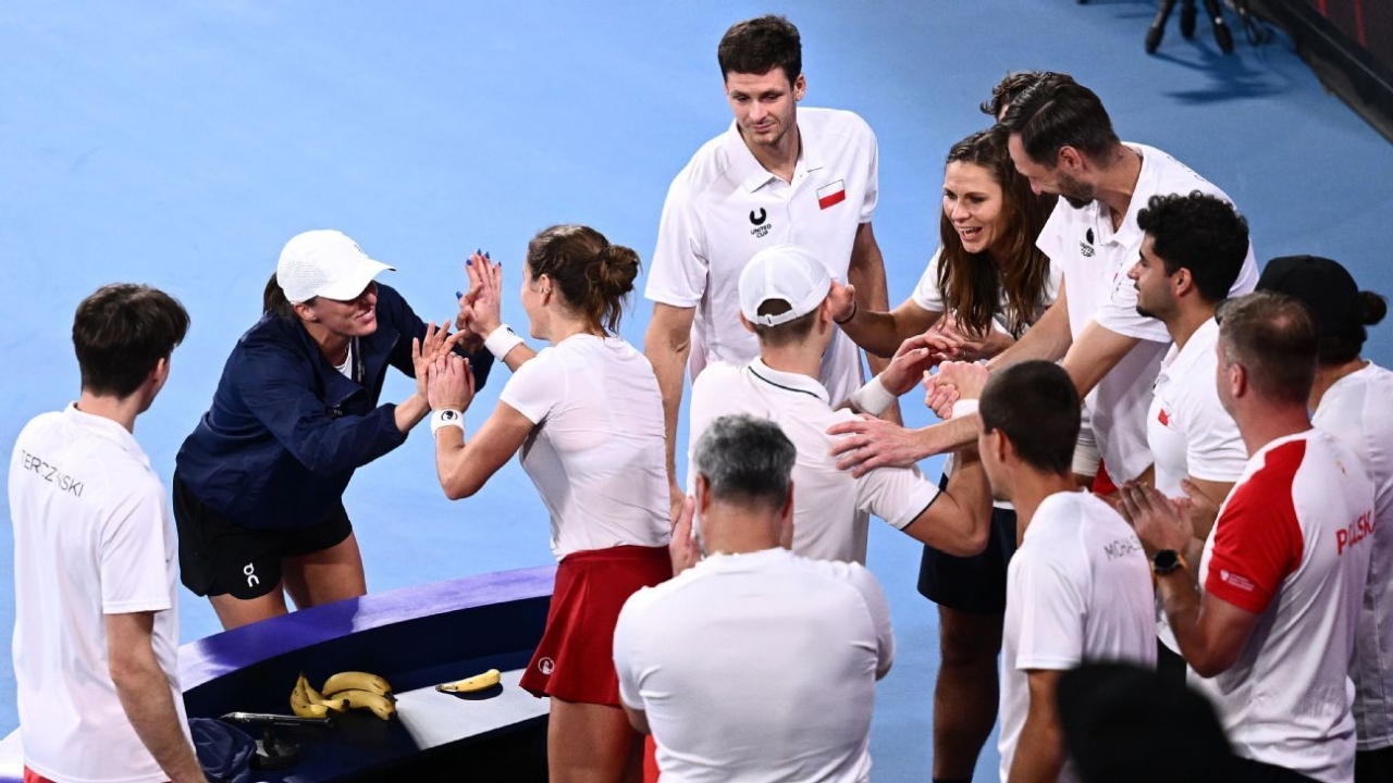 Poland beats U.S. in doubles decider to reach United Cup final 1