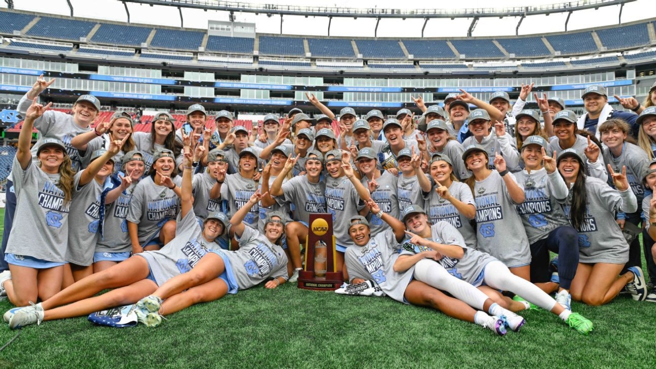 Which siblings won NCAA championships on the same team? 1