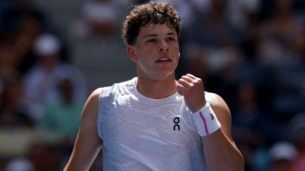 Ben Shelton shakes off 'rust' with win over Francisco Comesana in Auckland 1