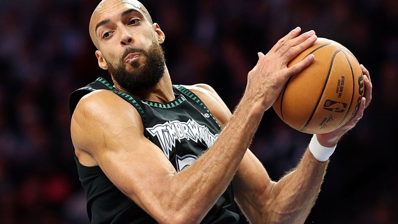 Minnesota Timberwolves center Rudy Gobert suspended one game 1