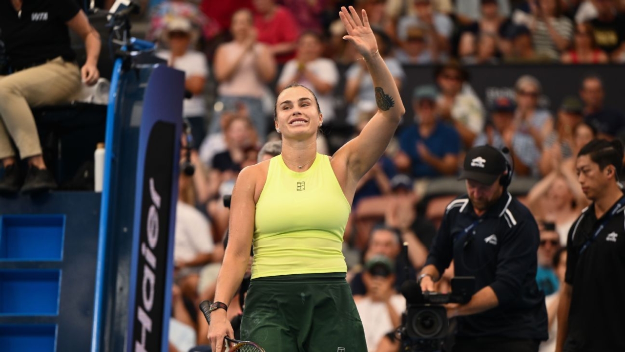 Aryna Sabalenka tops Karolina Muchová to reach Brisbane final 1