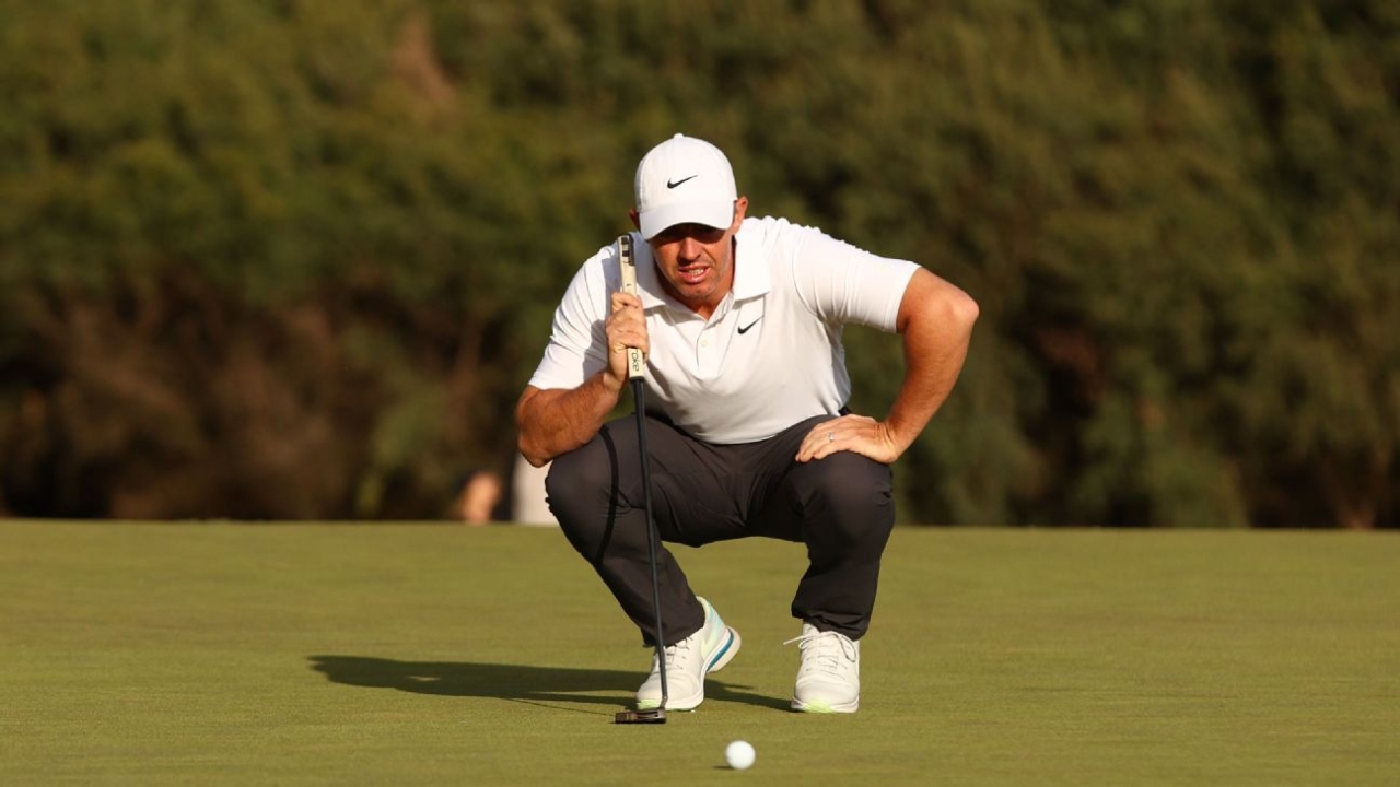 Rory McIlroy opens Dubai Desert Classic 8 shots behind Molinari 1