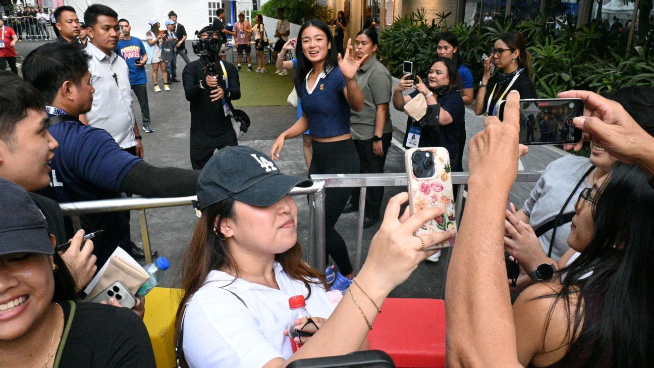 Alex Eala begins the first Philippine Women's Open with a commanding victory. 1