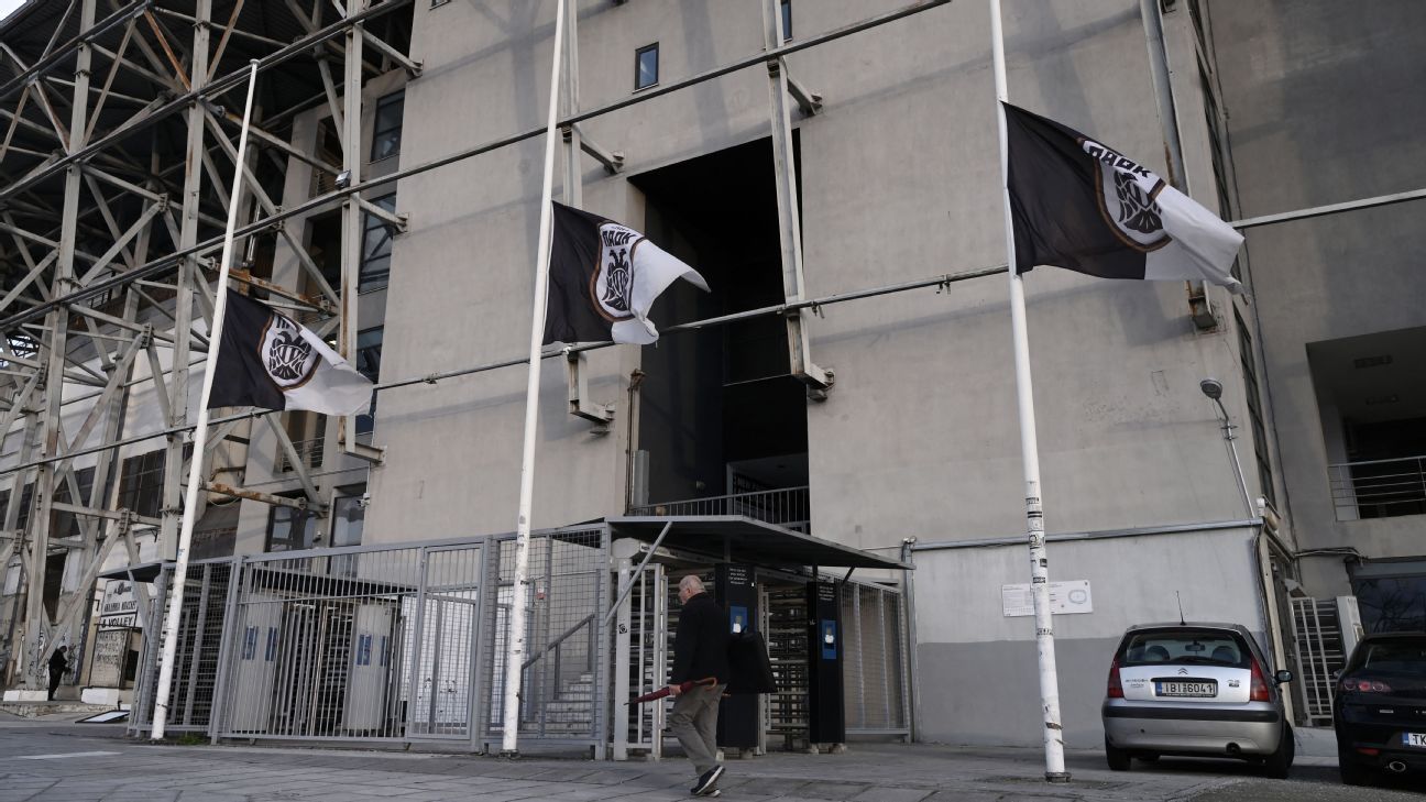 Seven PAOK supporters die in bus accident while traveling to Europa League match. 1