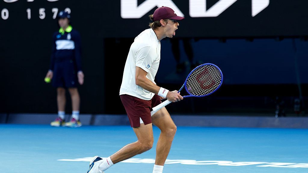 Alex de Minaur defeats Frances Tiafoe, advances to fourth round at Australian Open 1