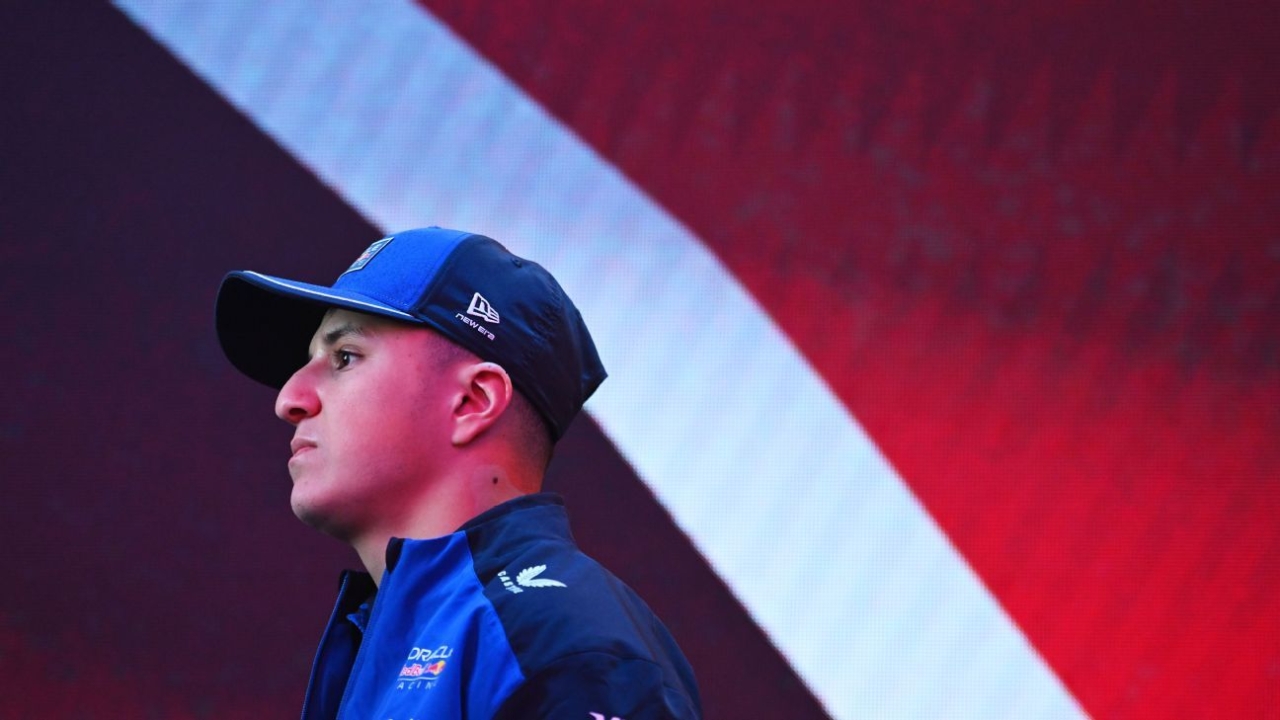 Hadjar collides with new Red Bull vehicle on second day of testing - sources 1