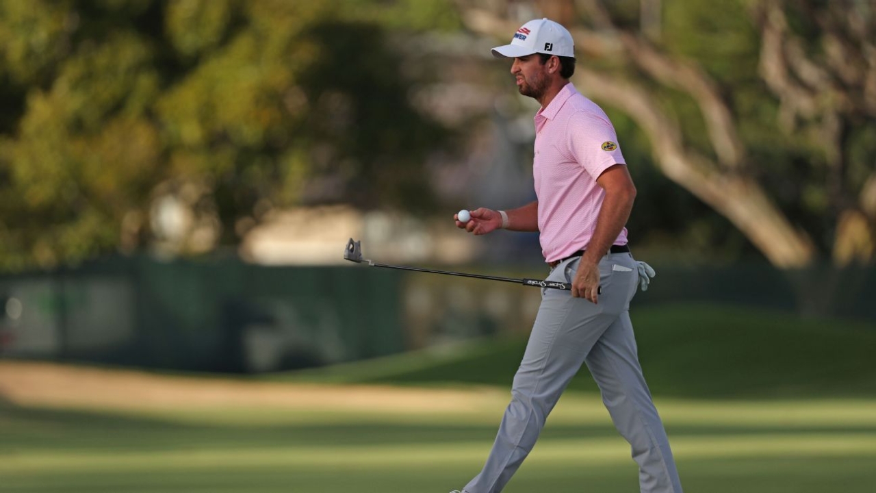 Late birdies stake Davis Riley to 2-shot lead at wind-swept Waialae 1