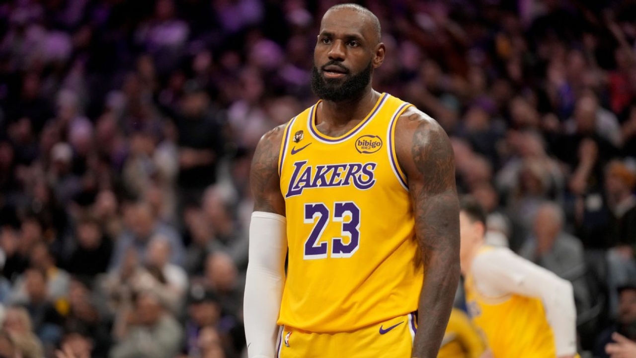 Lakers' LeBron James not voted All-Star Game starter 1