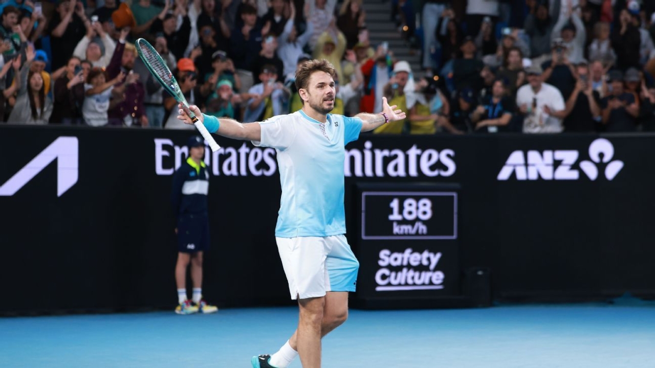 Stan Wawrinka makes rare Slam third round for a 40-year-old 1