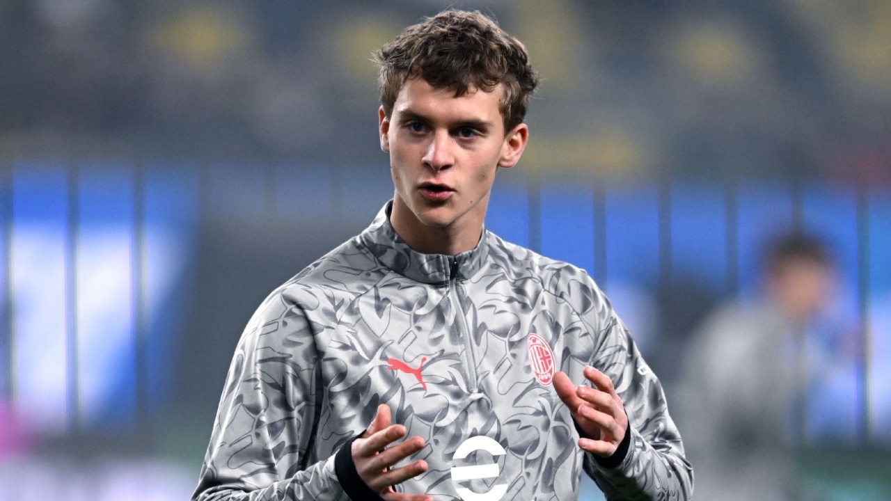 Ajax sign Zlatan Ibrahimović's son, Maximillian, from AC Milan 1