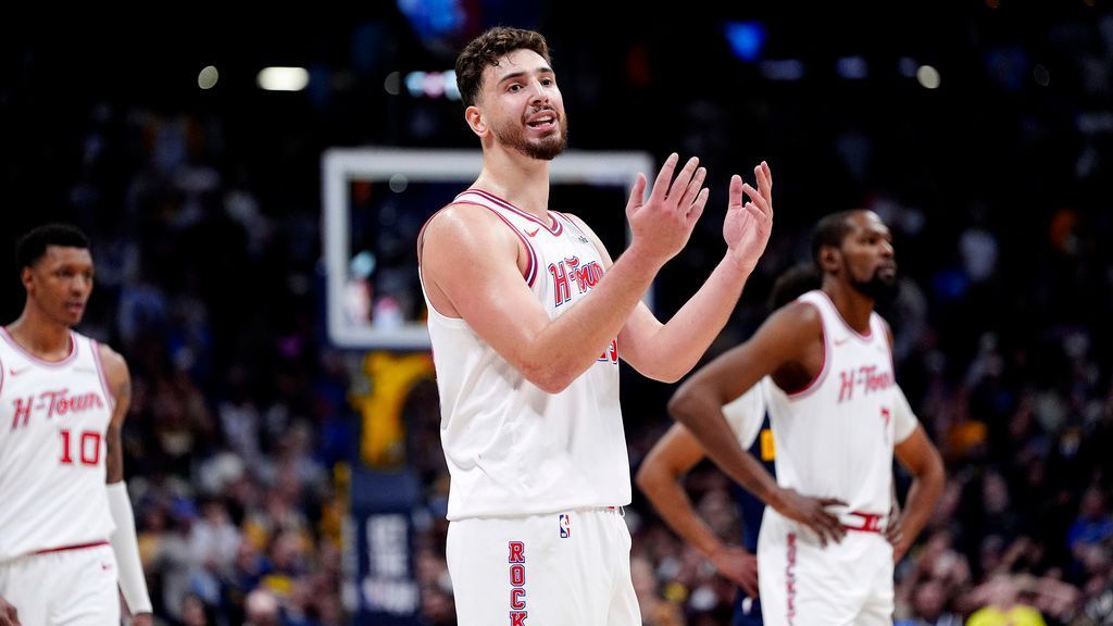 Rockets' Sengun done for night with sprained right ankle 1