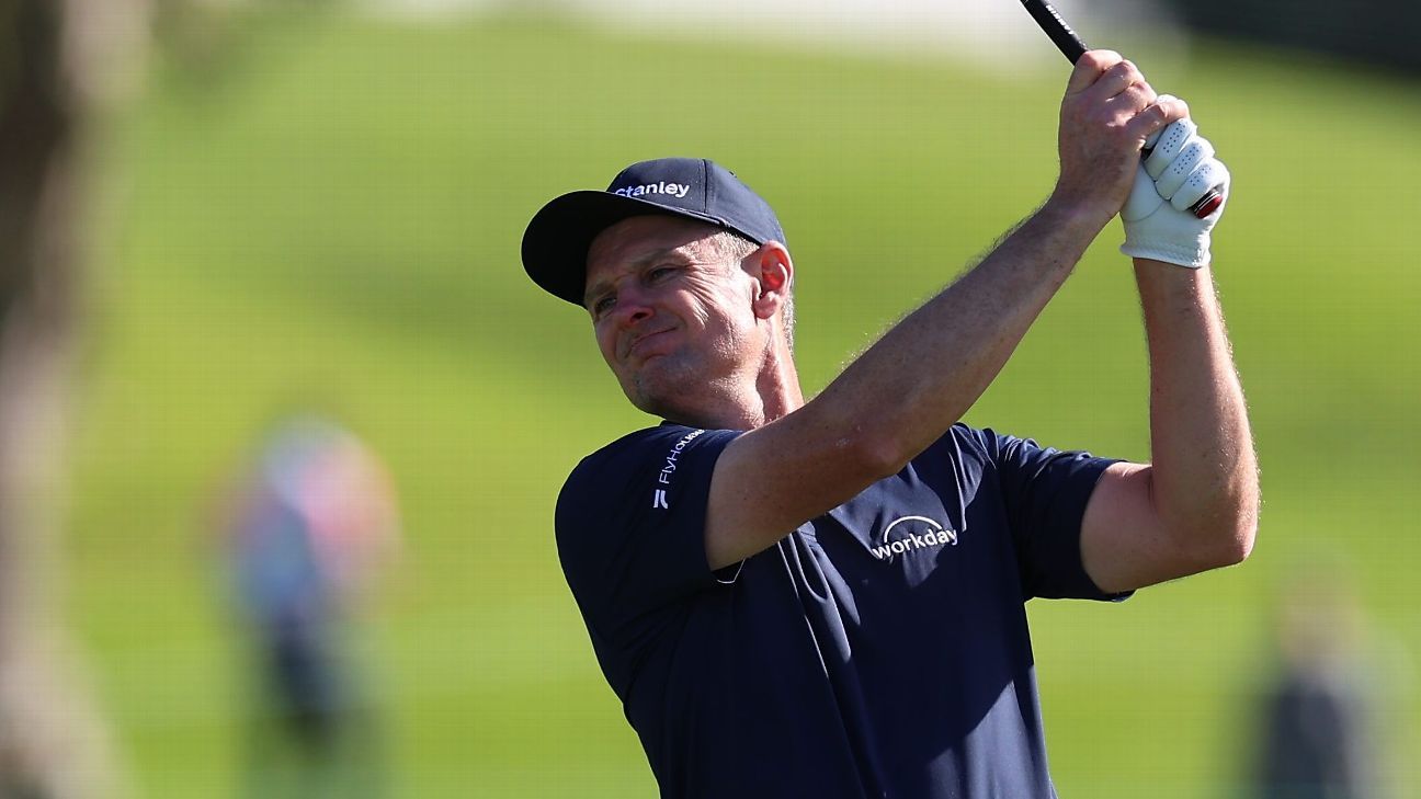 Justin Rose sets new 36-hole record at Torrey Pines, leading by 4 strokes. 1