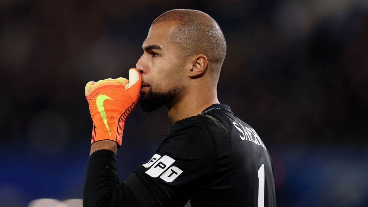 Chelsea boss Rosenior: Blame me for Sánchez errors vs. Arsenal 1