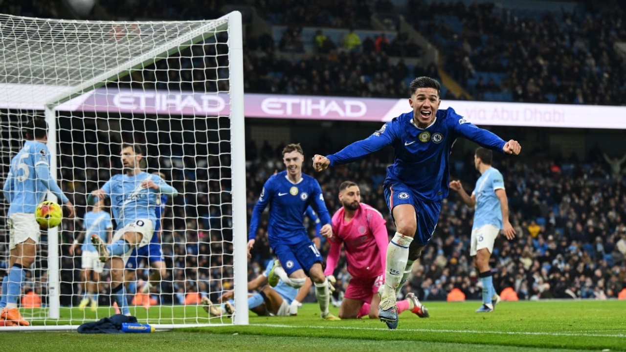 Chelsea end a tough week by snatching late draw at Man City 1