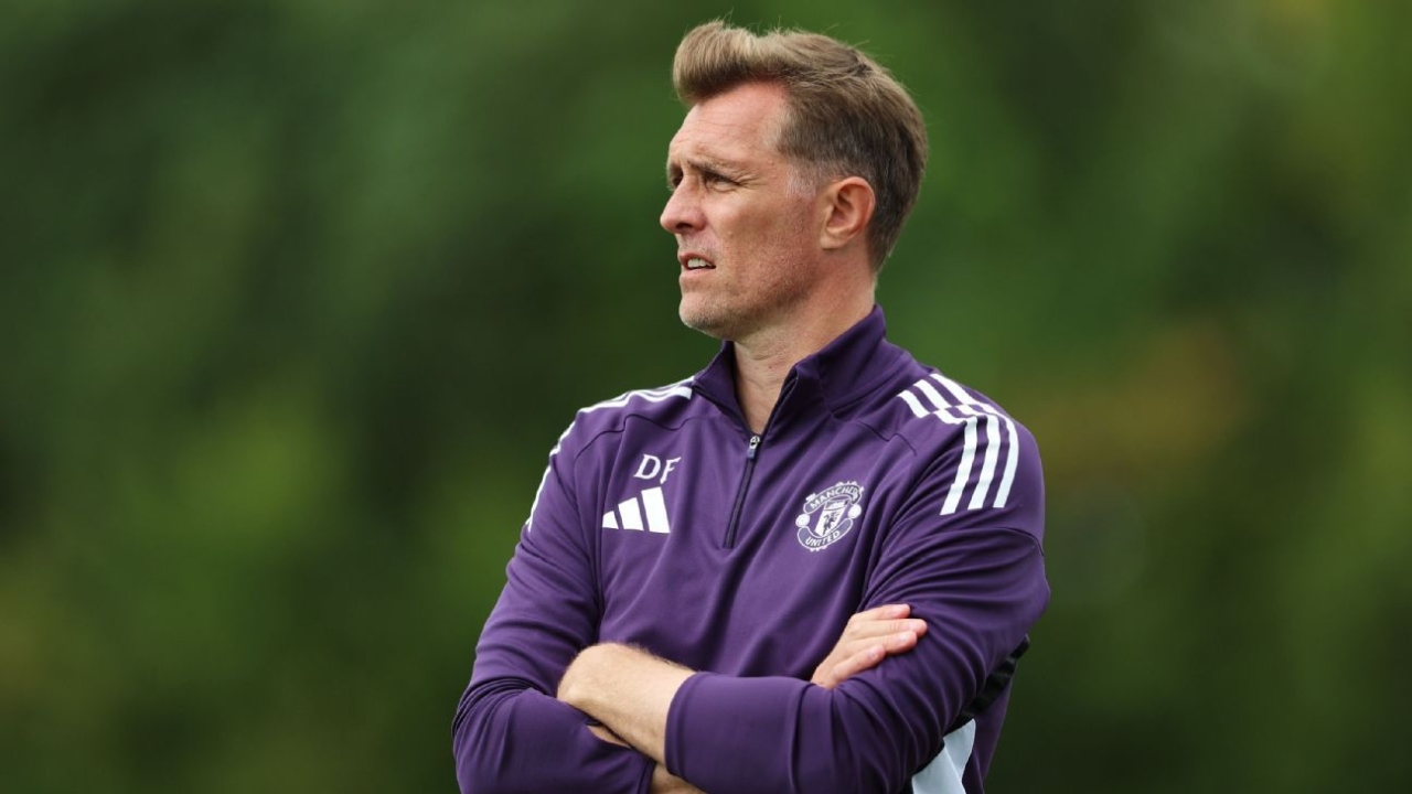 Darren Fletcher: Coaching Man United an 'amazing honour' 1