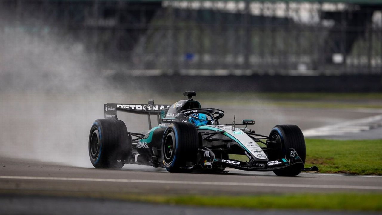 2026 Formula 1 Vehicles: Mercedes W17 Conducts Initial Track Test at Silverstone 1