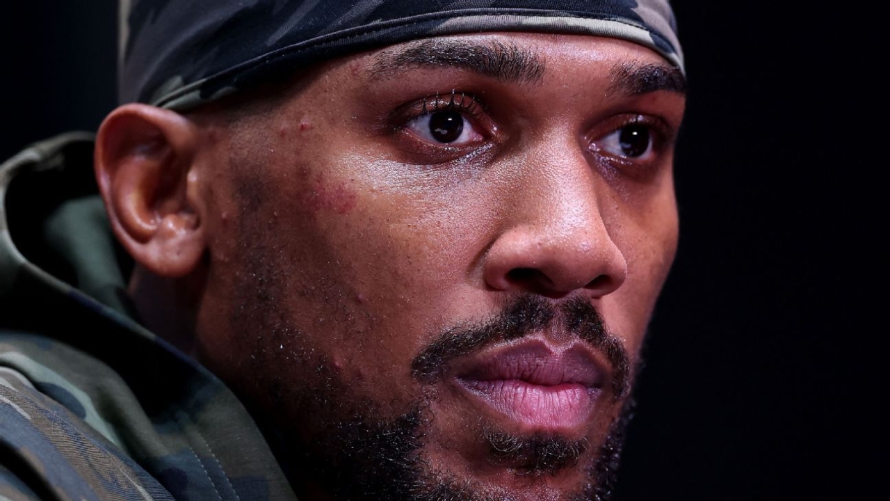 Eddie Hearn gives update on Anthony Joshua: 'Got to give him time' 1