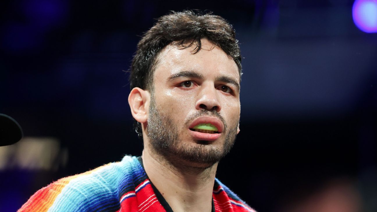 Julio Cesar Chavez Jr., released on bail, secures first victory since 2024. 1