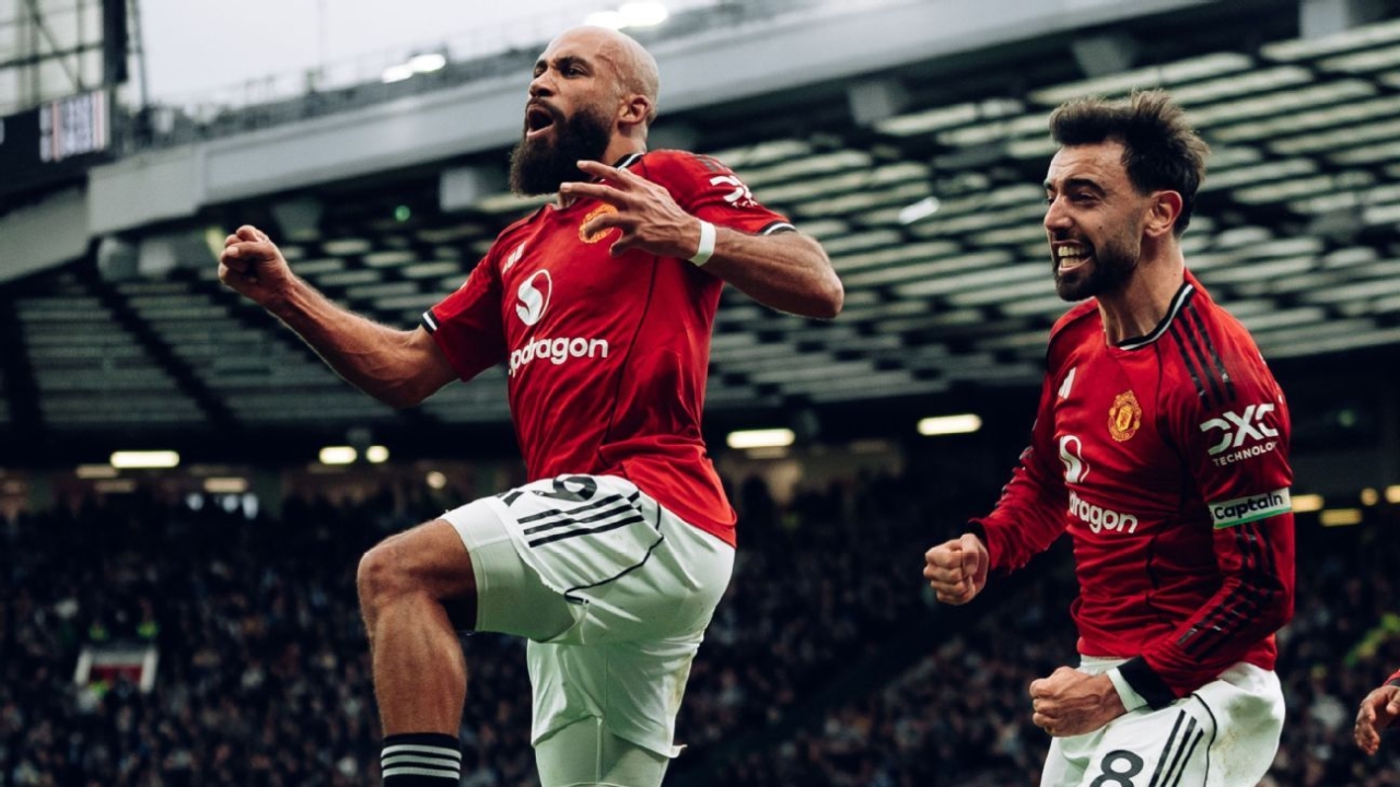 Man United deliver huge blow to Man City title hopes with shock derby win 1