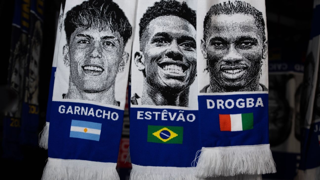 Premier League live updates: Fulham-Chelsea, Burnley-Man United 1