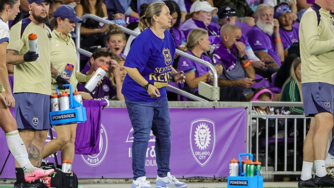 Seattle Reign extend contract of coach Laura Harvey to 2028 1