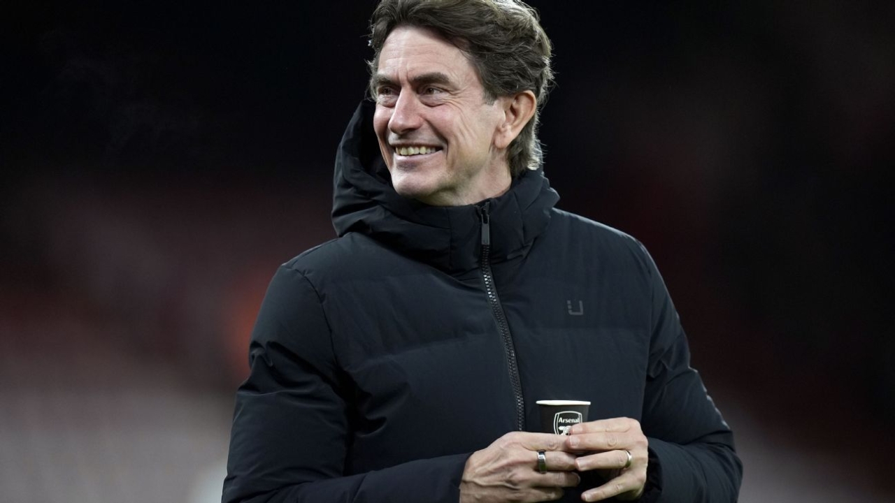 Spurs' Thomas Frank: Didn't notice I was drinking out of Arsenal cup 1