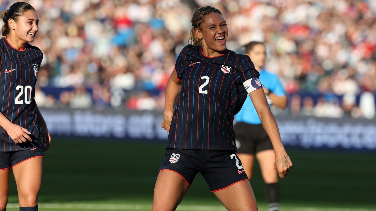 Trinity Rodman celebrates 'new beginning' by scoring in her return to the USWNT. 1