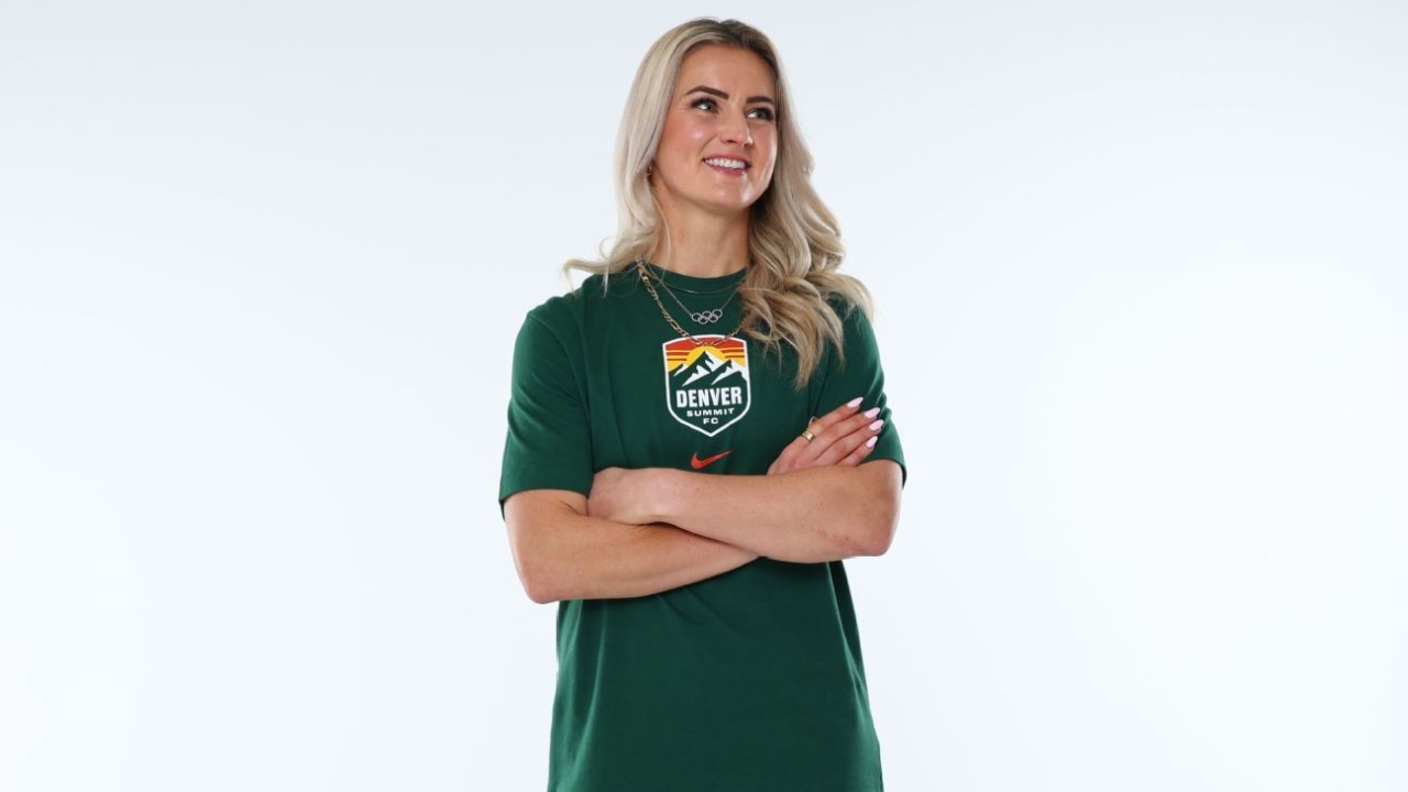 USWNT captain Lindsey Heaps signs with Denver 1