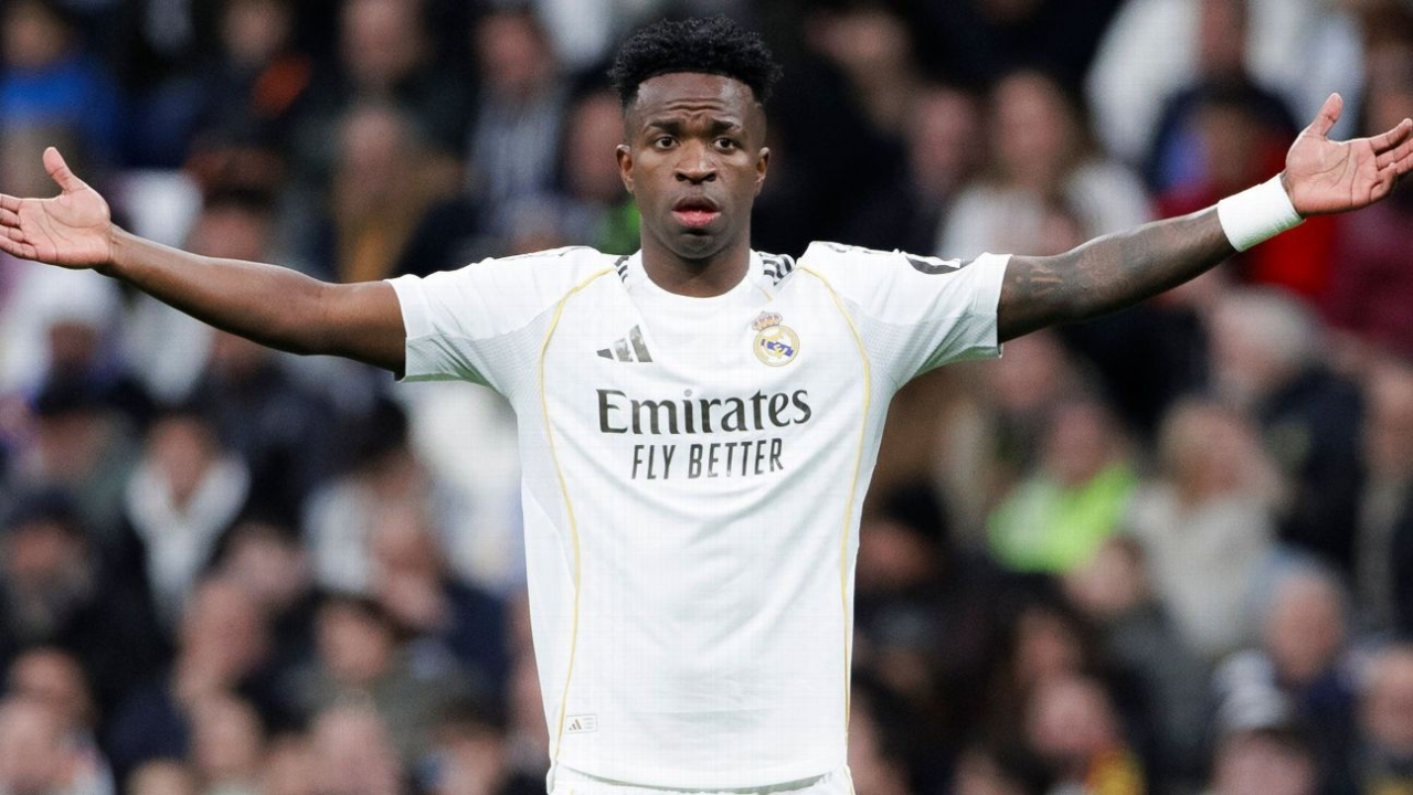 What are Vinícius Júnior's options as his Real Madrid contract runs down? 1