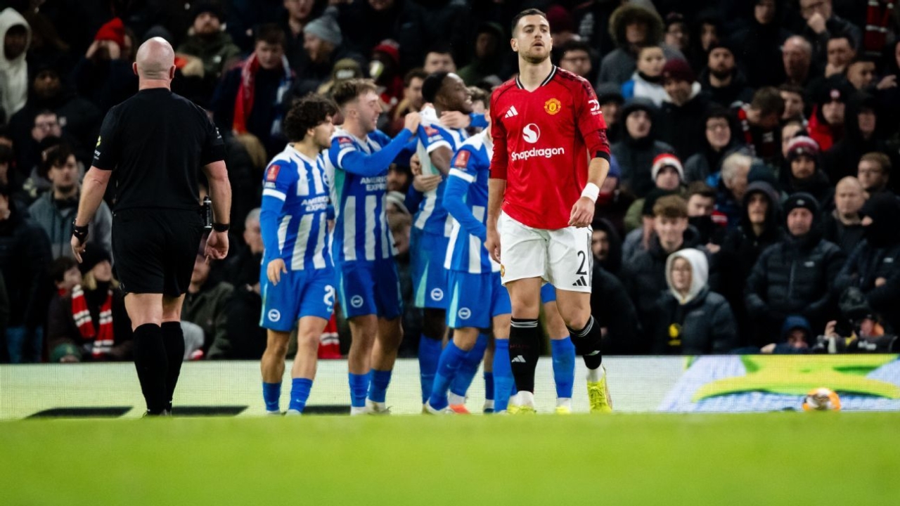 With no manager, Man United continue to sink to new low 1