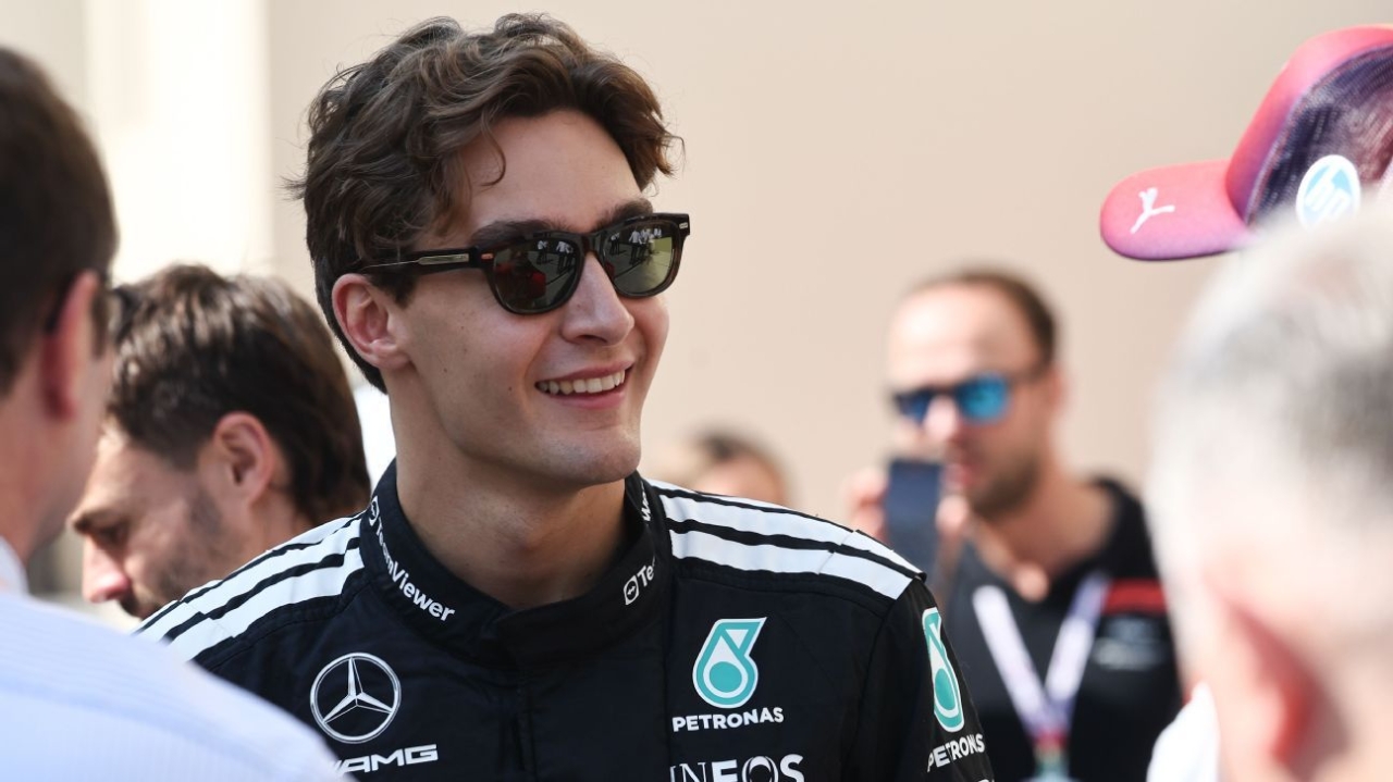 Russell of Mercedes declares his preparedness to contend for the 2026 Formula 1 championship. 1