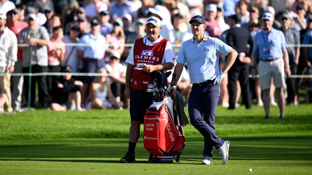 Justin Rose maintains a 6-stroke advantage at Torrey Pines. 1