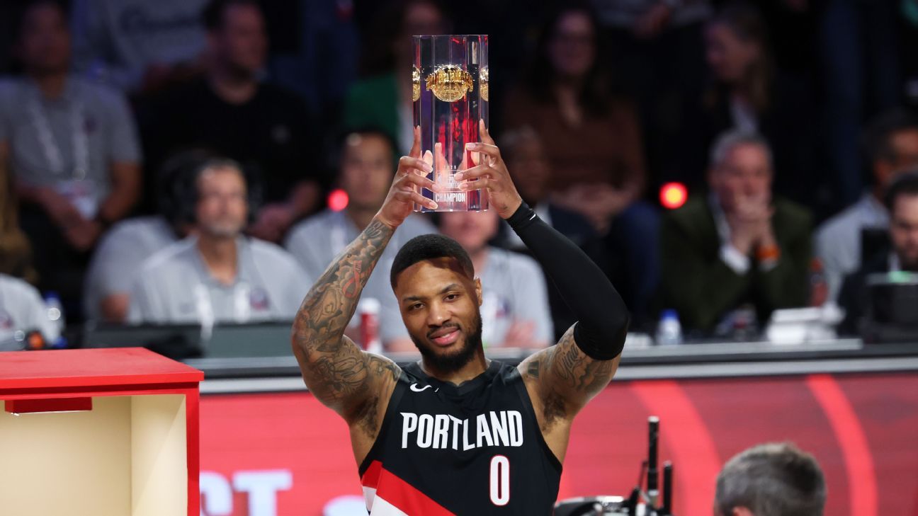 Damian Lillard recruiting Steph, Klay and Booker for 2027 3-point contest Damian Lillard seeks to enlist Steph Curry, Klay Thompson, and Devin Booker for the 2027 three-point shooting competition. 1