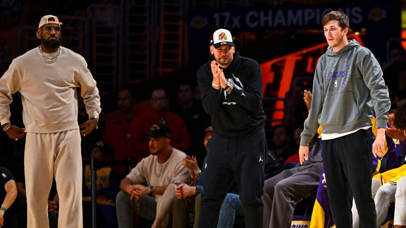 Lakers confirm LeBron James (foot) will not play, concluding All-NBA streak 1