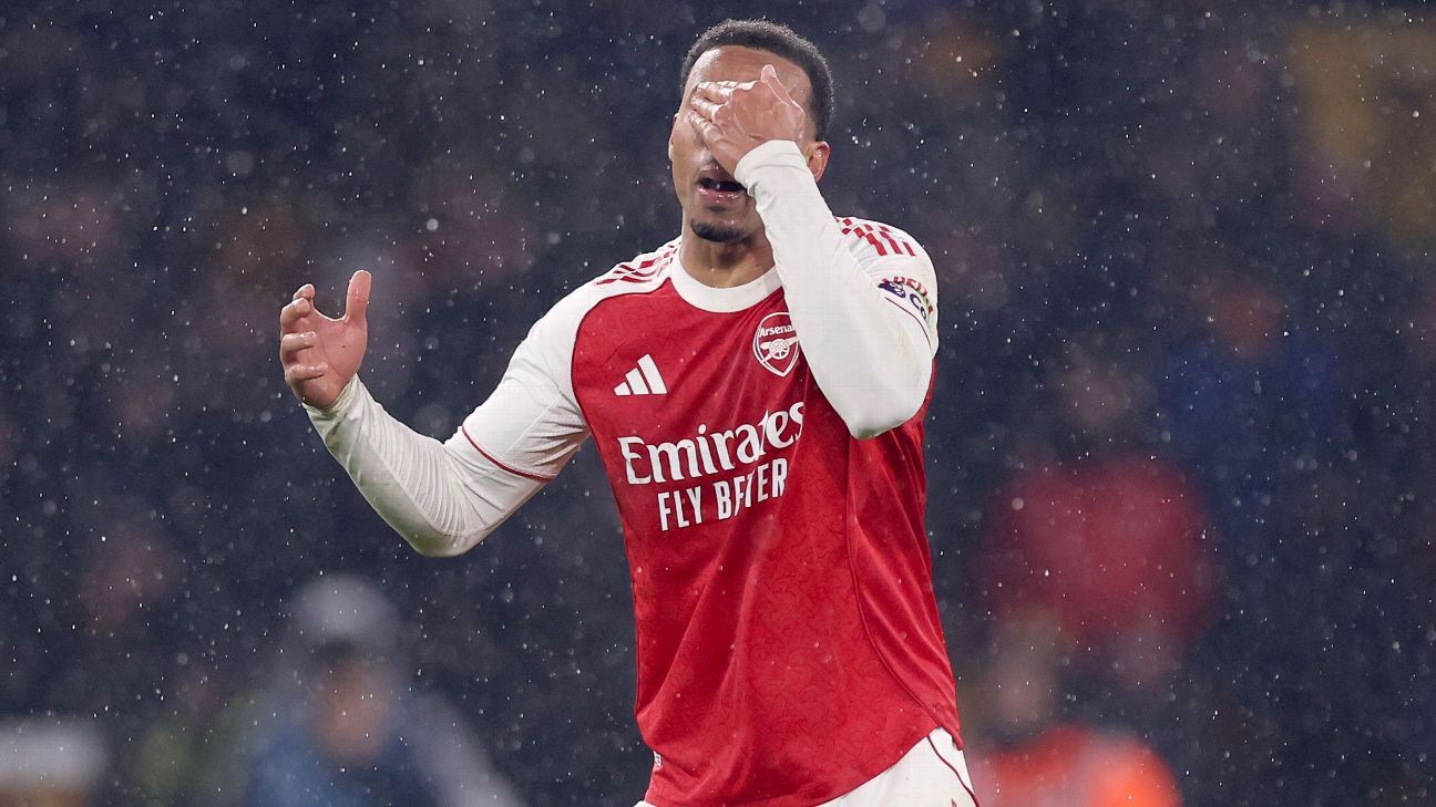 Arsenal's decision to allow Manchester City to re-enter the Premier League title competition reflects a recurring trend. 1