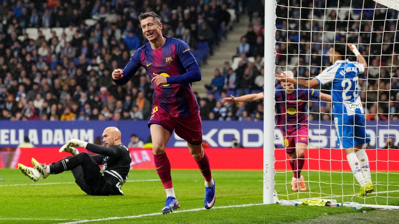 Barcelona seeks Lewandowski contract extension at reduced salary - sources 1