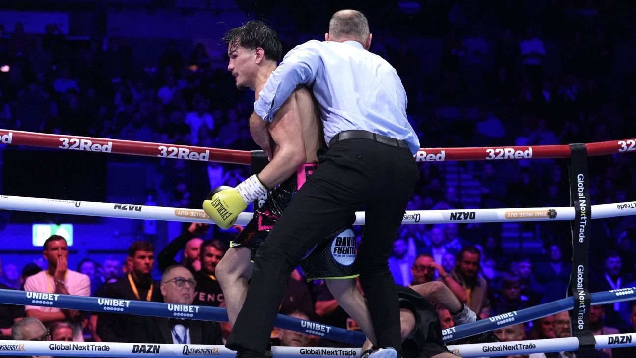 Brandon Figueroa defeats Nick Ball by knockout in the 12th round. 1