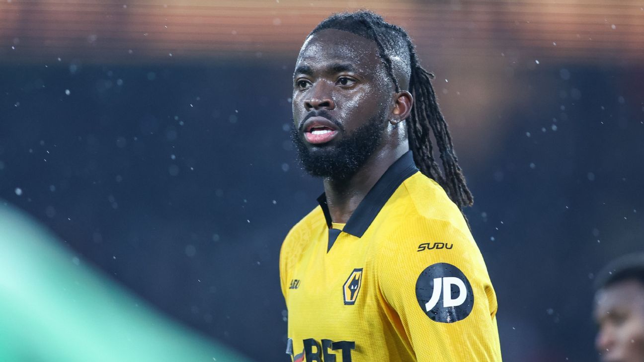 Police investigate racist abuse of four Premier League players Authorities probe racial harassment directed at four Premier League athletes. 1