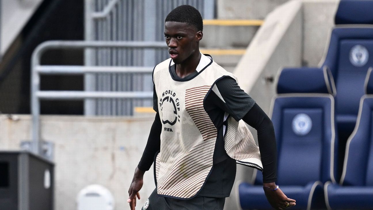 Chelsea reassigns Sarr and transfers Anselmino to Strasbourg. 1