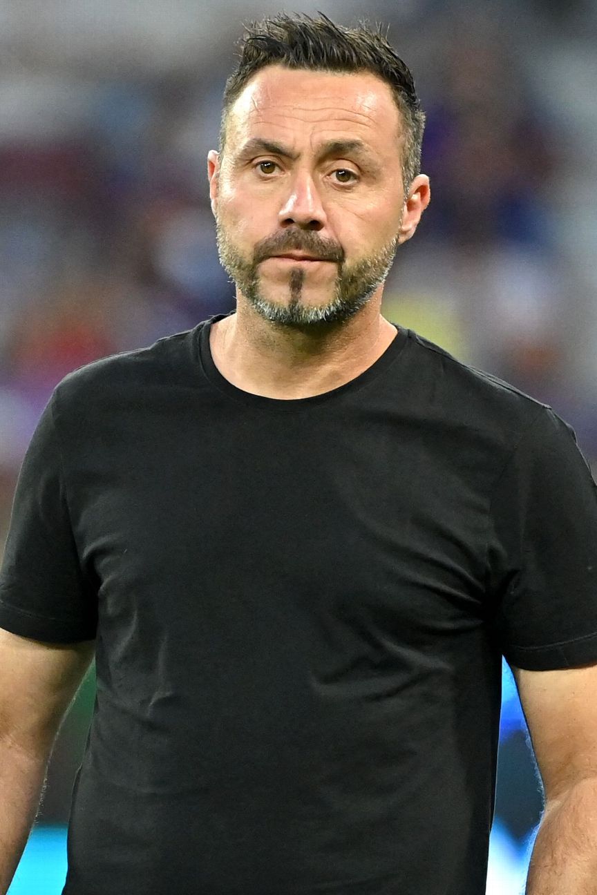 Who are the potential replacements for Frank as Tottenham's head coach? 3