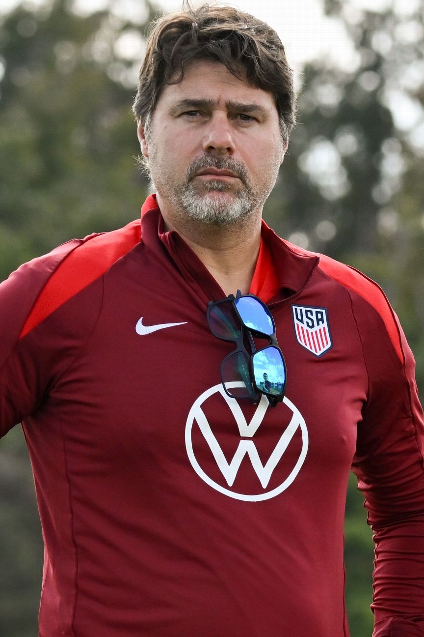 Who are the potential replacements for Frank as Tottenham's head coach? 2