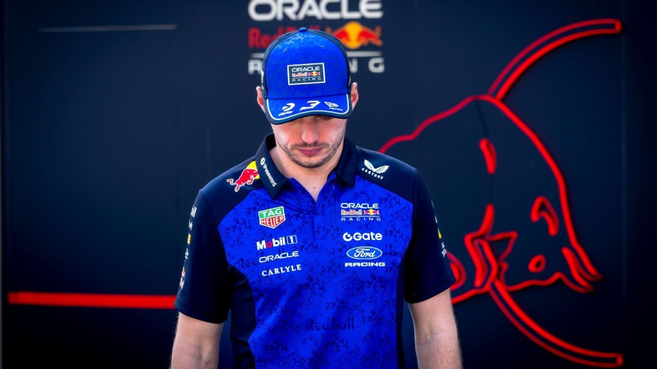 Damon Hill suggests Max Verstappen might require a hiatus from F1 following retirement concerns. 1