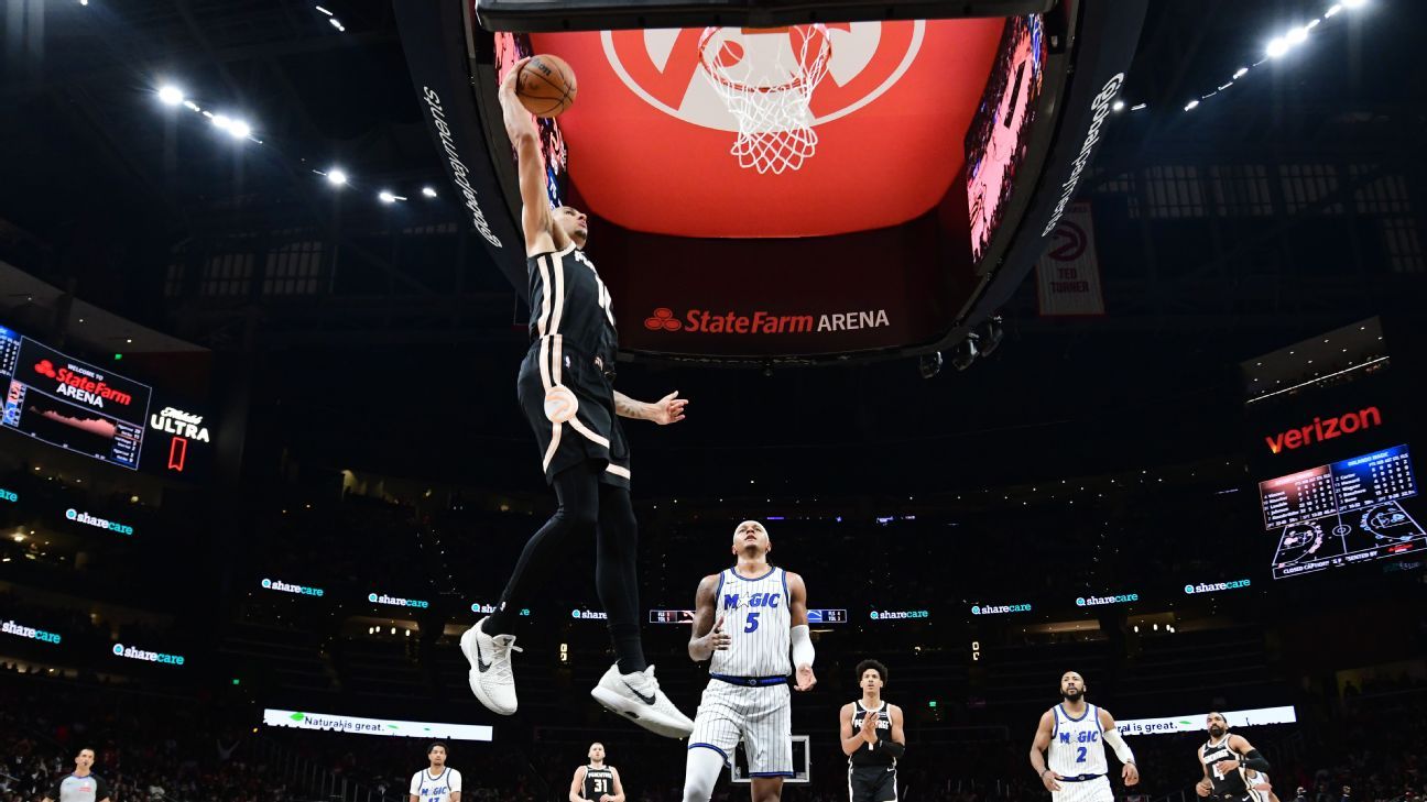 Hawks supporters wear Magic City apparel despite the promotion being called off. 1