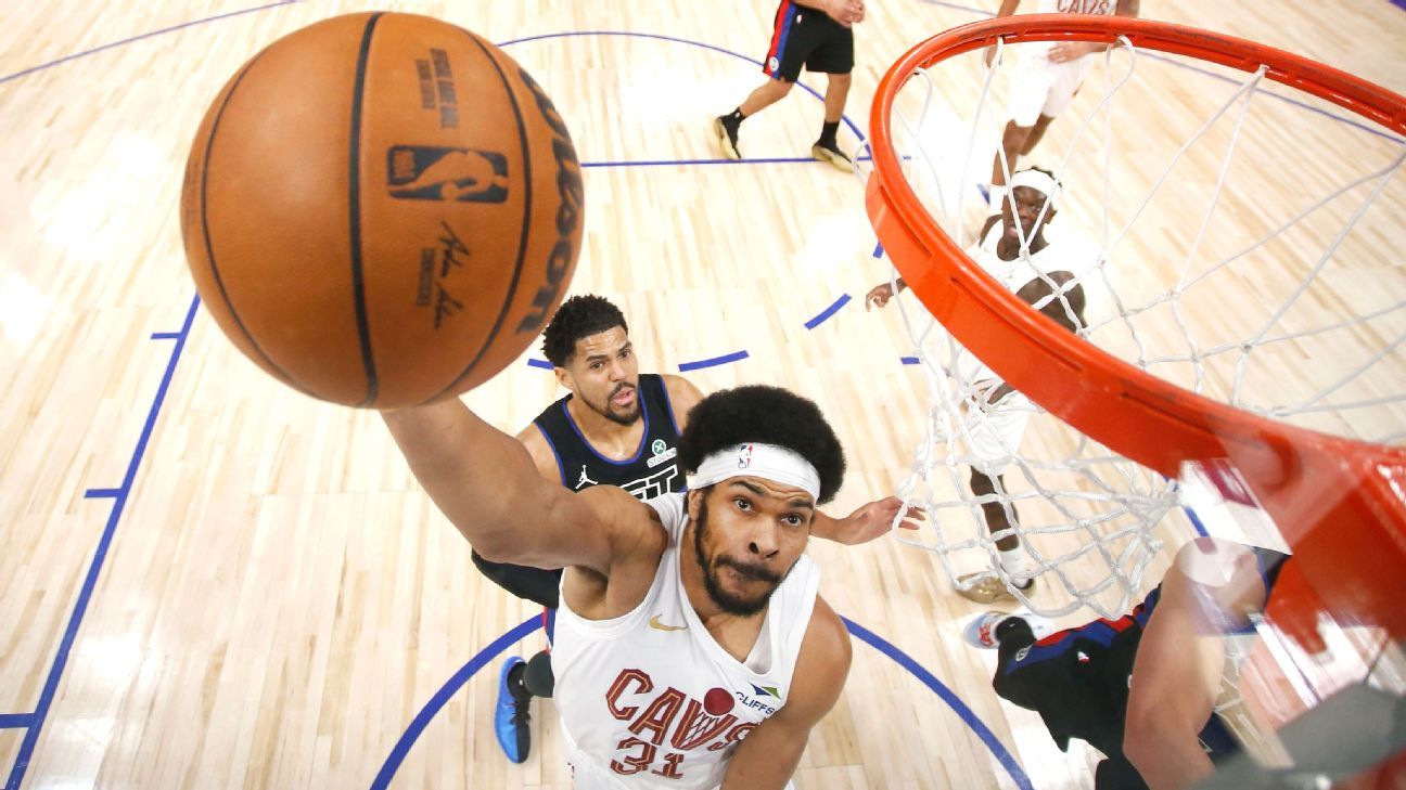 Jarrett Allen contributes 18 points in Cavs' dominant victory against Heat following injury return. 1