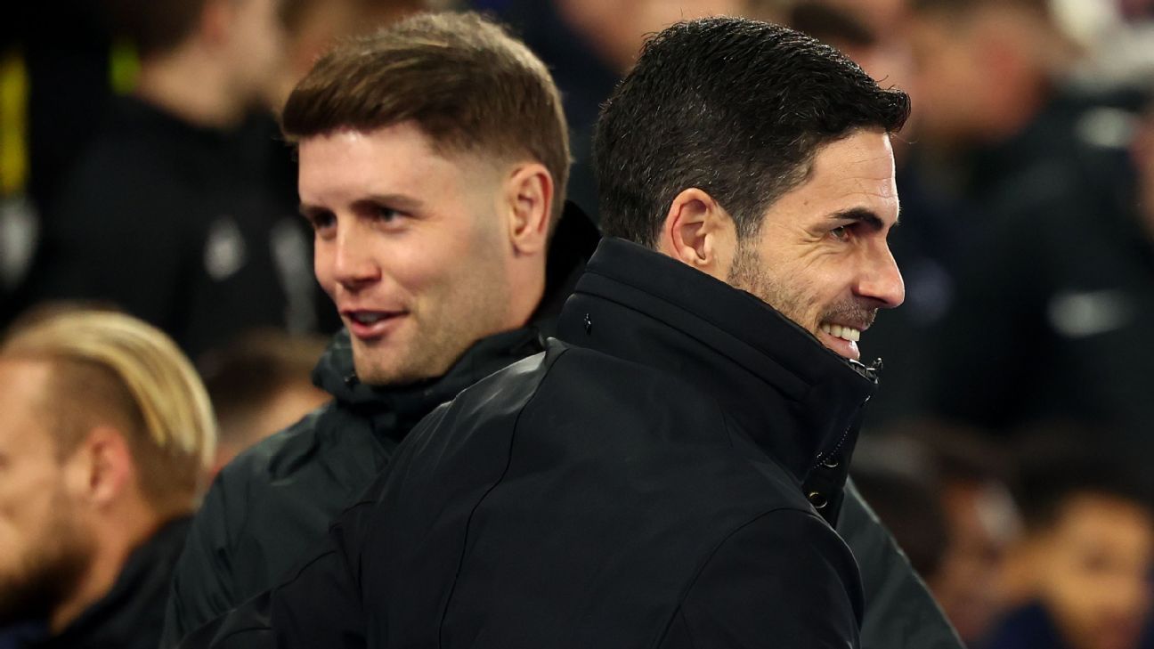 Arteta of Arsenal and Hürzeler of Brighton resolve disagreement through text communication. 1